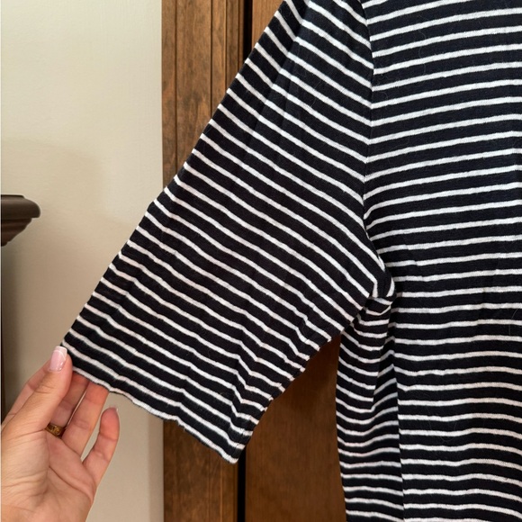 Vince Stripe Top - Picture 2 of 3